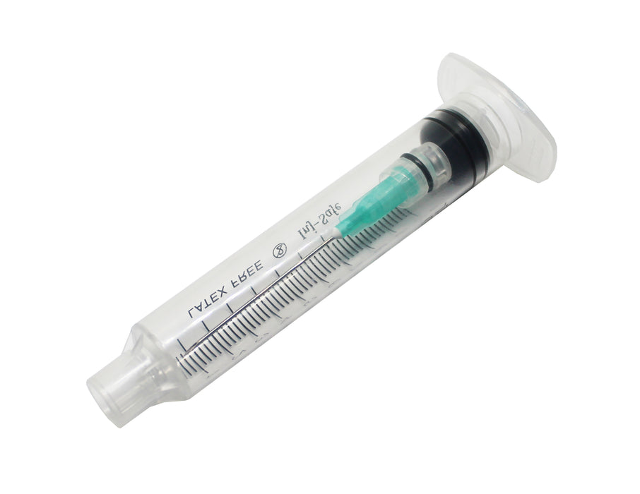 10 ml retracted syringe 21g hypodermic needle inside. 